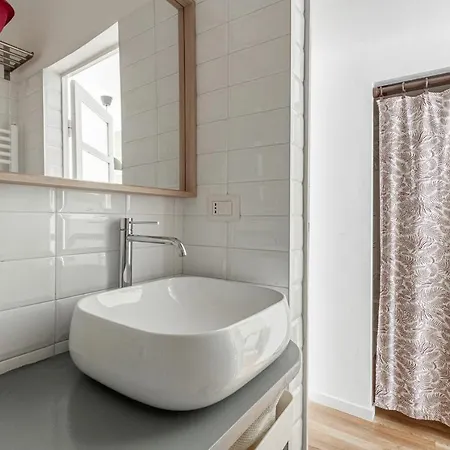 Apartment Piermarini Milan